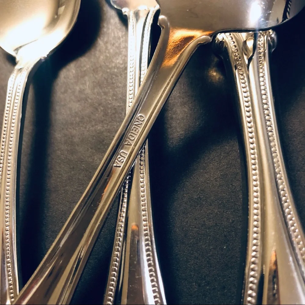Oneida USA Set of 4 Silverware Arbor